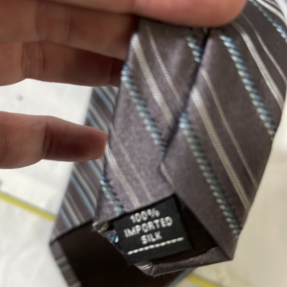 Structure mens tie in silver and blue diagonal stripe 3.5” W x 57”L - Picture 4 of 8